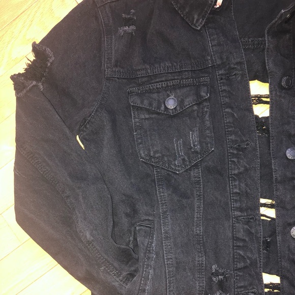 ✖️BLACK DISTRESSED WOMANS DENIM JEAN JACKET *NWT* - Picture 2 of 8